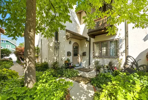 4019 N Downer #2, Shorewood, WI 53211