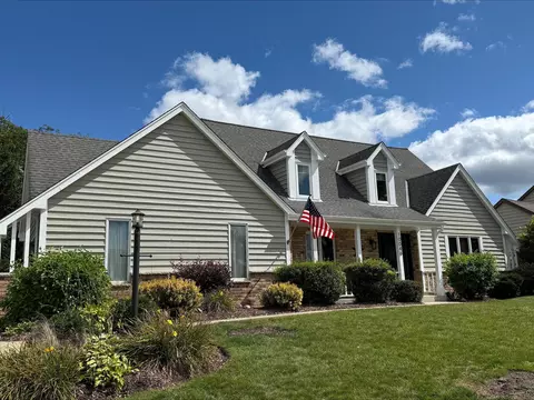 10046 N Foxkirk, Mequon, WI 53097
