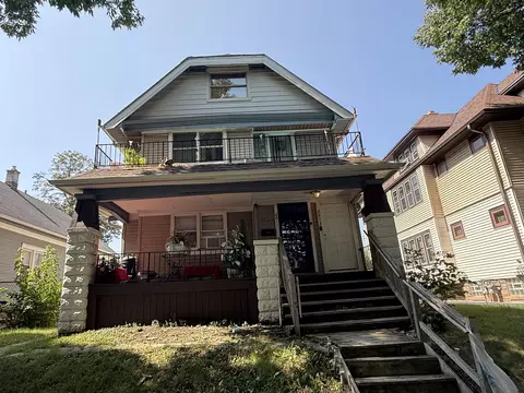 2611 N 51st #2613, Milwaukee, WI 53210