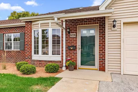 5226 S Hidden, Greenfield, WI 53221