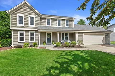 1479 Crestwood, Oconomowoc, WI 53066