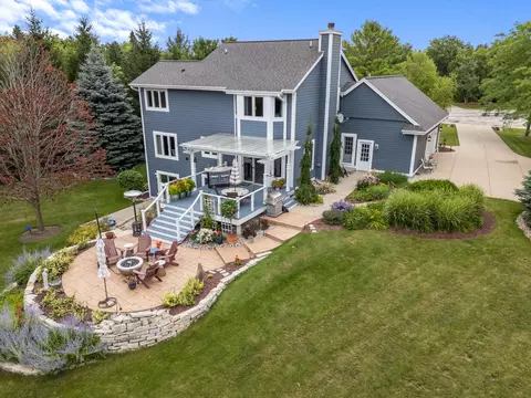1855 Howard, Cedarburg, WI 53012