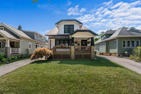 8315 Portland, Wauwatosa, WI 53213