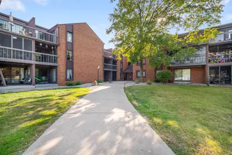 4215 N 100th #144, Milwaukee, WI 53222