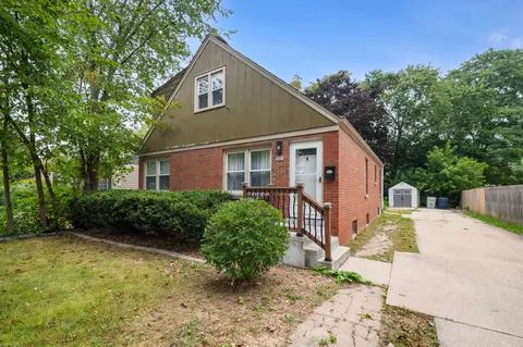 5862 N 37th, Milwaukee, WI 53209