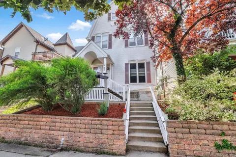 1680 N Astor, Milwaukee, WI 53202