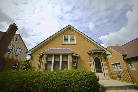 4215 N 19th, Milwaukee, WI 53209