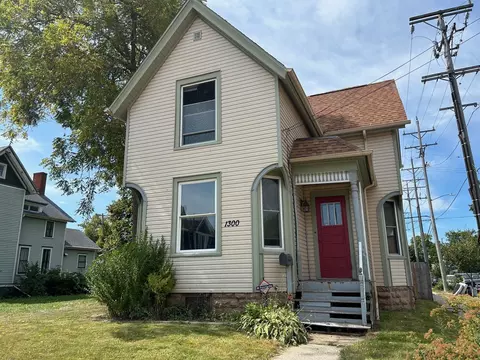 1300 Park, Racine, WI 53403