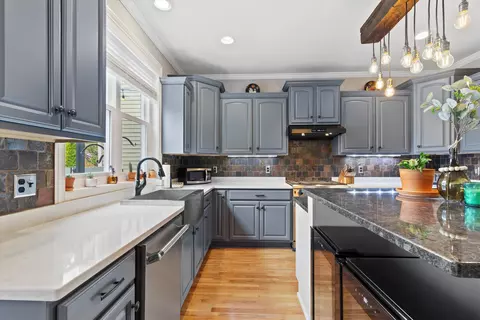 1821 N Vel R Phillips, Milwaukee, WI 53212