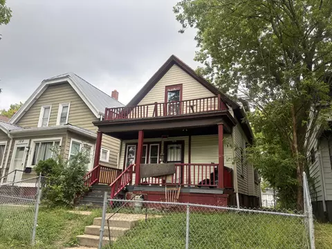 1006 W Nash, Milwaukee, WI 53206