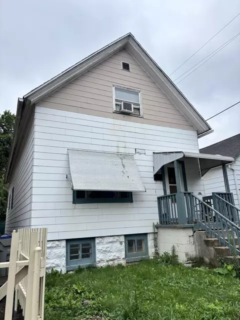 1516 S S Un, Milwaukee, WI 53204