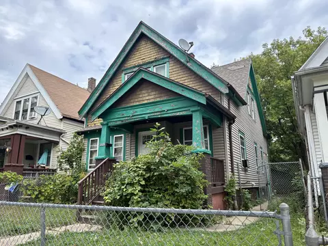3252 N 29th, Milwaukee, WI 53216
