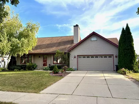 1401 E Maass, Oak Creek, WI 53154