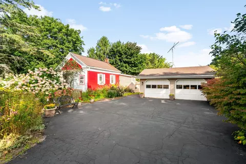 2896 E Moraine, Kewaskum, WI 53040