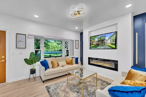 604 N 40th, Milwaukee, WI 53208