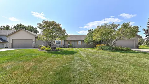 16727 W Observatory, New Berlin, WI 53151