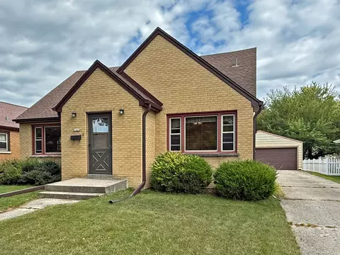 1161 N 10th, West Bend, WI 53090