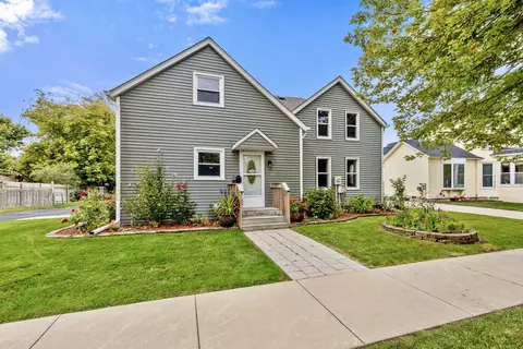 434 S Lyman, Oconomowoc, WI 53066
