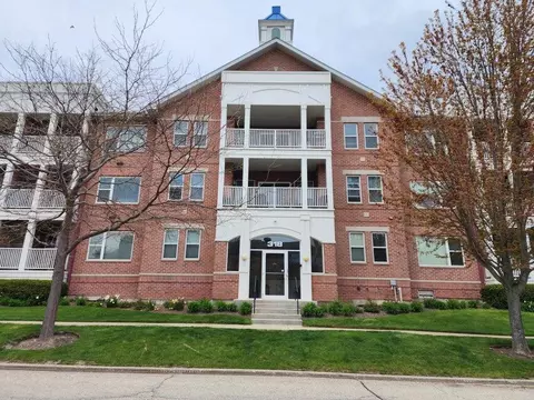 318 57th #202, Kenosha, WI 53140