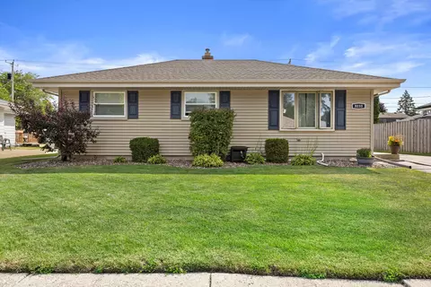 8233 23rd, Kenosha, WI 53143
