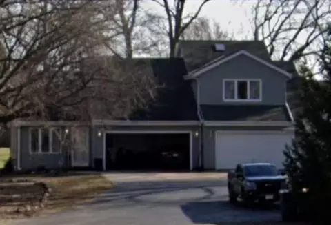 11131 W Edgerton #11133, Hales Corners, WI 53130