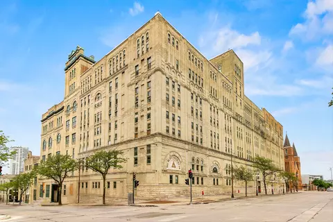270 E Highland #632, Milwaukee, WI 53202