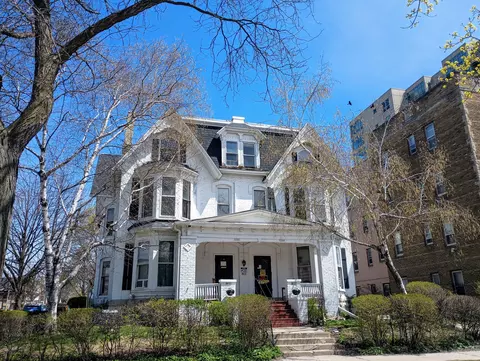 1502 E Royall #1504, Milwaukee, WI 53202