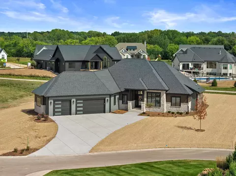 4077 Hawthorn Farm, Nashotah, WI 53058