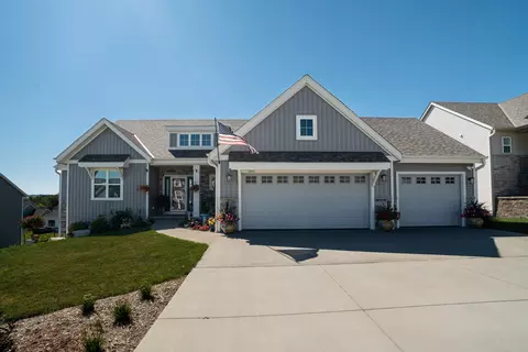 3645 Olde Howell, Waukesha, WI 53188