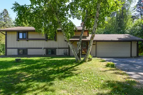 5790 S St Andrews, New Berlin, WI 53146