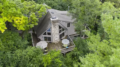 412 S Taliesin, Wales, WI 53183