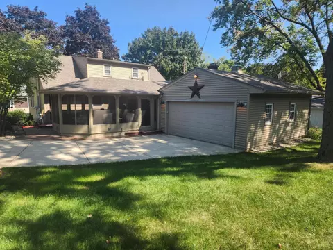 465 Lewis, Burlington, WI 53105