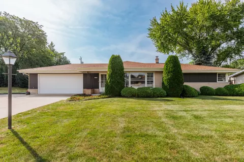 13685 W W Park, New Berlin, WI 53151