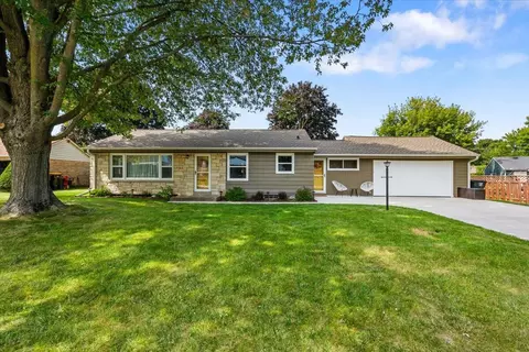 3183 N 106th, Wauwatosa, WI 53222