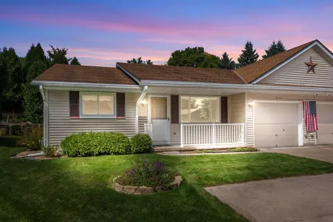 2124 Willowbrook, West Bend, WI 53090