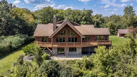 n8718 County Road Vv, Farmington, WI 54644