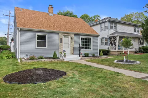 8514 W W Ctr, Milwaukee, WI 53222