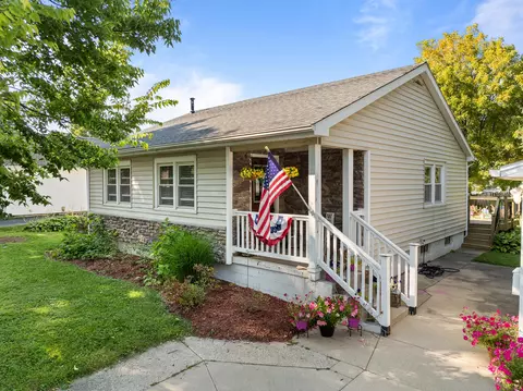 727 Rogers, Lake Geneva, WI 53147