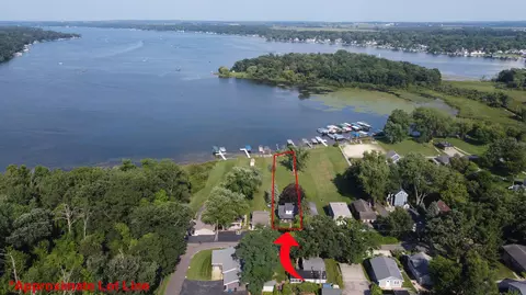 3906 Country Ln, Delavan, WI 53115