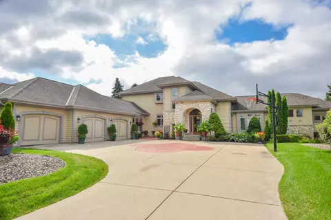n33w33201 Maplewood, Nashotah, WI 53058