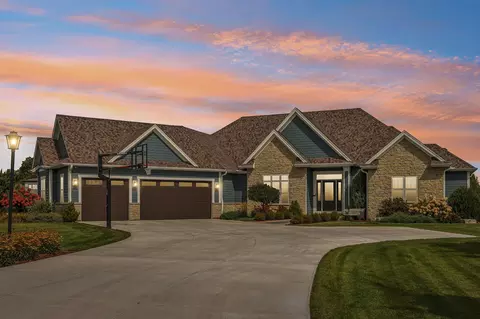 328 Hemlock, Hartland, WI 53029