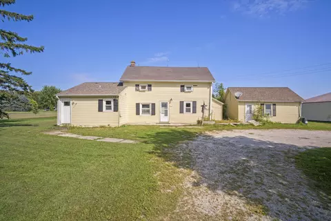 4560 Elmwood, Hubertus, WI 53033