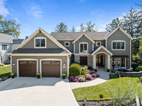 2705 Knollcrest, Burlington, WI 53105