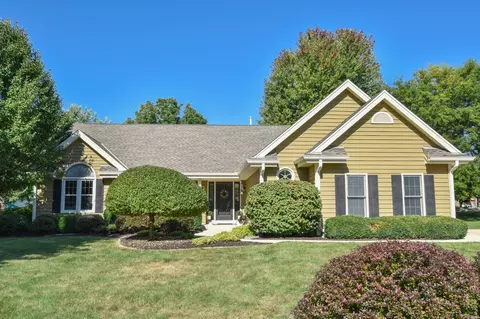 w263n2345 Deer Hvn, Pewaukee, WI 53072