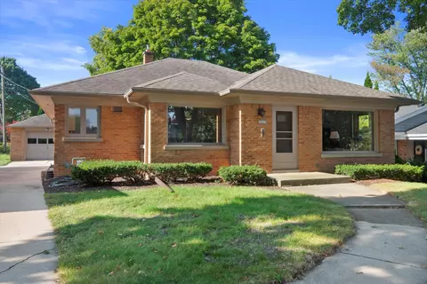 10319 W Melvina, Wauwatosa, WI 53222