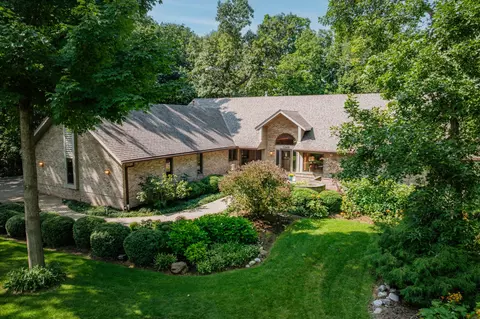 1345 Overlook, Brookfield, WI 53045