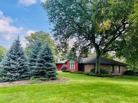 16845 W Shadow, New Berlin, WI 53151