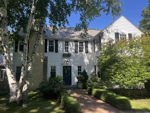 7836 N N Clb, Fox Point, WI 53217