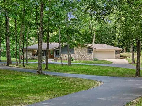 391 Wildwood, Richfield, WI 53017