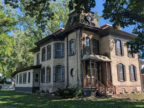 623 S 12th, Watertown, WI 53094